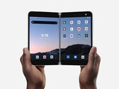 Das Microsoft Surface Duo soll in den nächsten paar Wochen endlich das Update auf Android 11 erhalten (Bild: Microsoft)