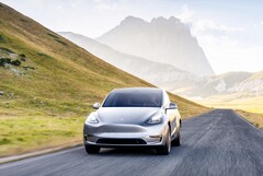 Das Tesla Model Y ist jetzt mit Hinterradantrieb und größerem Akku verfügbar. (Bild: Tesla)