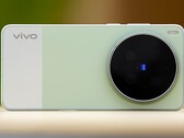 Nach dem Vivo X300 Ultra (im BIld) erwarten wir im Herbst 2026 noch drei Vivo X500 Modelle.