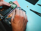 Recycling: Refurbishing für Deutsche wichtig, Smartphones sieht jeder zweite als Wegwerfprodukte.