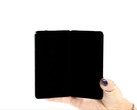 Motorolas erstes Foldable im breiten Format soll kleiner ausfallen als das Galaxy Z Fold 8 und das iPhone Duo