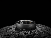Der Smart Ring „Smalth Titanium Lava” ist bis 10 ATM wasserdicht.