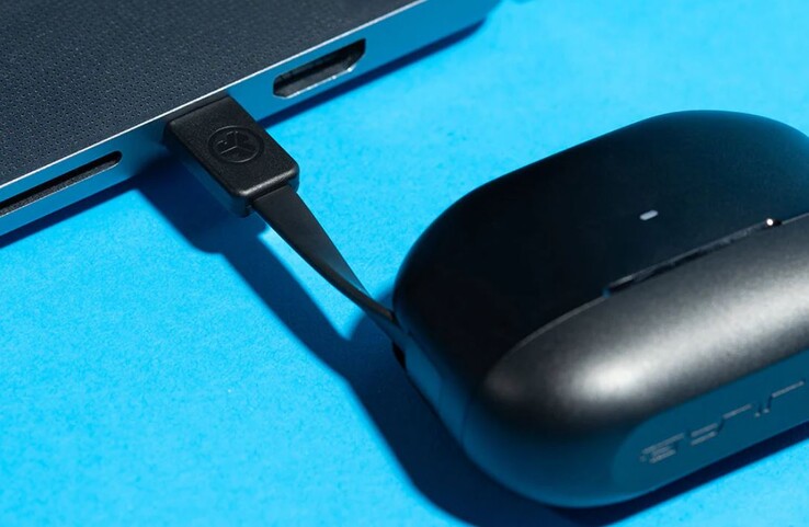 Ein USB-Kabel ist bereits integriert