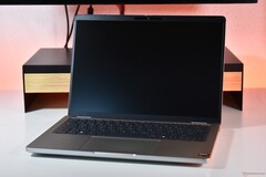 Bildschirm bleibt Schwarz (Symbolbild Quelle Benjamin Herzig für Notebookcheck)