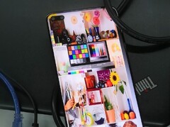 Das Honor V30 zeigt sich erstmals mit dünnen Rändern und Dual-Selfie-Cam im Display.