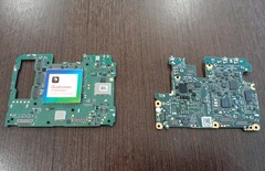Ein Mainboard für den Snapdragon SIP1 braucht deutlich weniger Komponenten als für einen SoC. (Bild: tudocelular)