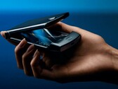 Das Motorola Razr könnte schon bald in die zweite Runde gehen, die Ausstattung dürfte dabei ein ganzes Stück besser werden. (Bild: Motorola)