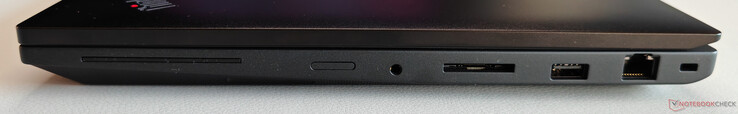 Rechts: SmartCard-Leser, 3,5-mm-Audio, SD-Kartenleser, Gigabit-Ethernet, Kensington Lock