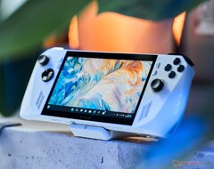 Das Asus ROG Ally kann jetzt mit einem wesentlich größeren Akku ausgestattet werden. (Bildquelle: Notebookcheck)