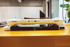 Der nächste Gaming-Handheld von Aya Neo ist sogar etwas kompakter als eine Nintendo Switch. (Bild: @BenjaminLesueur)