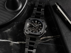 Die Bell & Ross BR-05 Skeleton Phantom Ceramic (abgebildet) wird vom Kaliber BR-CAL.322-1 angetrieben und verfügt über eine Gangreserve von 54 Stunden. (Bildquelle: Bell & Ross)