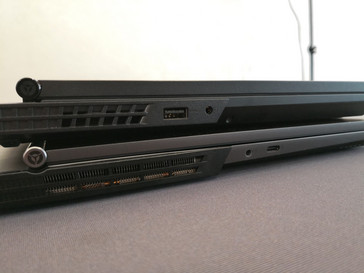 Y530 (oben) und Y730 (unten)