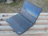Lenovo bietet das ThinkPad T16 zum neuen Tiefstpreis von 699 Euro an (Bild: Marvin Gollor)