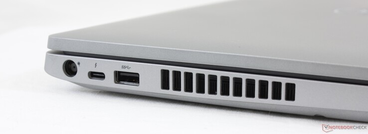 Links: Netzteil, USB-C mit Thunderbolt 3, USB-A 3.2 Gen. 1, Chipkartenleser (optional)