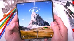 Das auch als globale Version importierbare Oppo Find N5 zeigt im Durability-Test und Teardown, dass Titan im Scharnier nicht zwangsweise Stärke bedeutet. (Bildquelle: JerryRigEverything)
