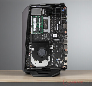 Asus ROG NUC 15 ohne Seitenabdeckung