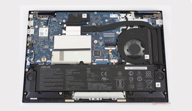 Die SSD des Vivobook Flip 14 kann nach dem Kauf aufgerüstet werden. (Bild: Notebookcheck)