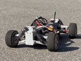 3D-gedrucktes RC-Chassis auf dem Asphalt