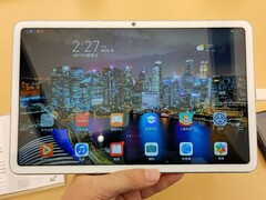 Das Huawei MatePad 10,4 stellt sich als Android-Alternative zum iPad vor - in China vermutlich ab 330 Euro.