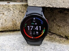 Die funktionsreiche Samsung Galaxy 5 Smartwatch ist derzeit zum rabattierten Deal-Preis bestellbar (Bild: Notebookcheck)