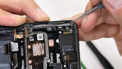 Magnetische Gaming-Trigger-Buttons: Das Xiaomi Black Shark 4 Gaming-Phone wird im Teardown-Video zerlegt.