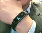 Xiaomi: CEO zeigt neues Mi Band 2 Fitnessband
