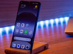 Das Redmi Note 14 LTE gibt es aktuell deutlich günstiger (Bildquelle: Benedikt Winkel)