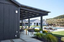 Für knapp 470 Euro vernetzt der wetterfeste Eero Outdoor 7 von Amazon auch große Grundstücke mit bis zu 2,1 Gbit/s.