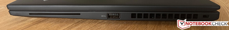 Rechts: SmartCard-Leser, USB-A 3.2 Gen.1, Kensington Nano Security Slot