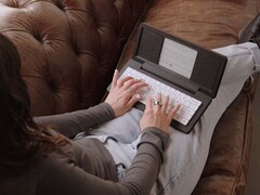 Zerowriter Fold: Digitale Schreibmaschine mit E-Ink-Display