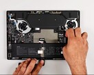 Das ROG Flow Z13 macht viele Reparaturen einfach, verlötet aber zu viele Komponenten am Mainboard.