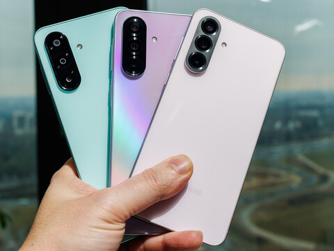 von links: Galaxy A26, Galaxy A36 und Galaxy A56 (Bildquelle: Daniel Schmidt)