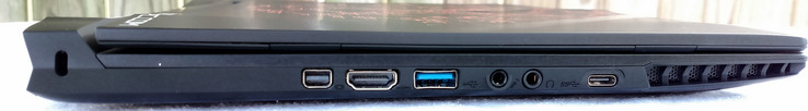 links: Kensington Lock, Mini DisplayPort, HDMI 2.0, USB 3.0 Typ A, Mikrofon, Kopfhörer, USB 3.1 Typ C (kein Thunderbolt)
