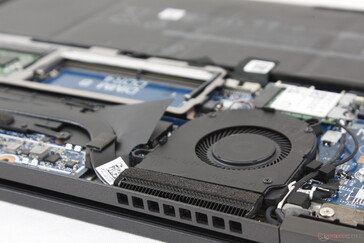 Der kleine ~35 mm große Lüfter ist beim Surfen und bei der Textverarbeitung leise