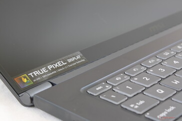 MSI bewirbt das Notebook mit 4K-UHD-Auflösung, vollständiger AdobeRGB-Abdeckung und einem DeltaE von weniger als 2
