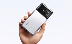 Das Realme GT5 wird als Performance-Flaggschiff zum attraktiven Preis vermarktet. (Bild: Realme)