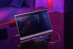 Im Gegensatz zu den meisten mobilen Monitoren bietet der ROG Strix XG16 nicht nur 60 Hz, sondern sogar 144 Hz. (Bild: Asus)