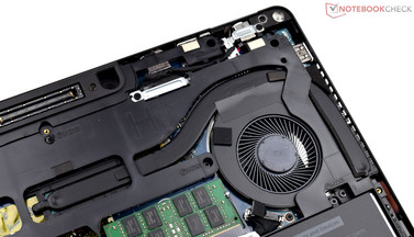 Die Kühleinheit besteht aus einer Heatpipe und einem kleinen Lüfter.