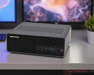 Der MS-S1 Max ist ein kompakter Desktop-PC mit KI-Fokus (Bildquelle: Sebastian Bade, Notebookcheck)