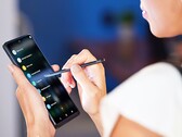 Das TCL Stylus 5G bietet ein großes Display, das mit einem Stylus bedient werden kann. (Bild: TCL)