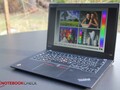 Lenovo ThinkPad X395 bietet für 269 Euro einiges: 100% sRGB, 335 cd/m², 16 GB RAM, AMD Ryzen Pro 5, RX Vega 6, geringe Emissionen und einer der besten Tastaturen (Bild: Christian Hintze)