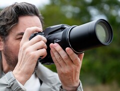 Die Nikon Coolpix P1100 bietet ein Objektiv mit 125-fachem Zoom. (Bildquelle: Nikon)