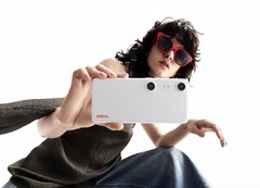 Xreal Beam Pro besitzt 3D-Kameras und dank Android 14 eine gigantische App-Auswahl. (Bild: Xreal)