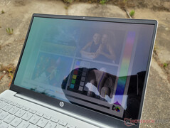 Im Freien an einem hellen, bewölkten Tag