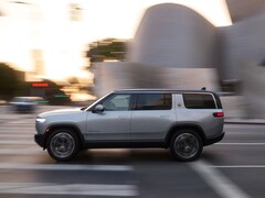 Der elektrische Rivian R1S SUV