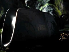 Das abgedunkelte Bild zeigt die Ladestation der 8BitDo Pro 3 Tomb Raider Edition