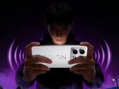 Das Legion Y70 2026 wird am 19. Mai in China auf den Markt kommen. Im Bild: Ein Promotion-Foto, das die weiße Farbvariante des Smartphones zeigt.