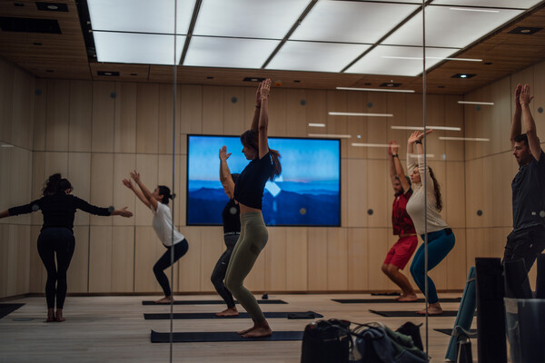 NIO House Berlin - Eröffnung - Yoga-Session mit Tatiana (Futura Yoga)