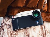 Das Nubia Z80 Ultra erhält durch das Photography Kit fast schon einen Retro-Look. (Bildquelle: Nubia)