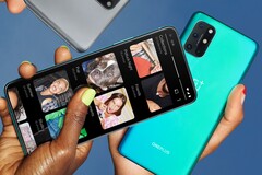 Das OnePlus 8T ist seinem Vorgänger im Design sehr ähnlich (Bild: OnePlus)